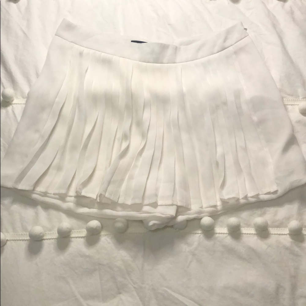 Pleated white skort.